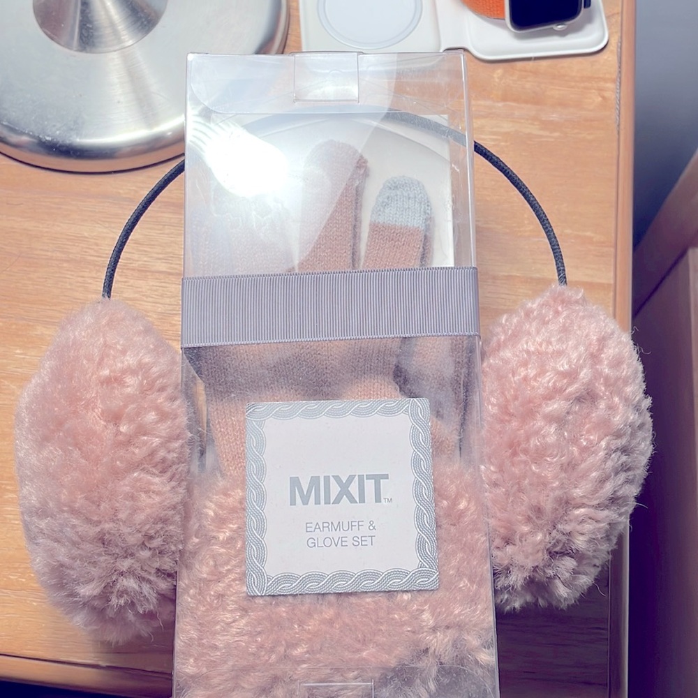 Pink Earmuff & Glove Set